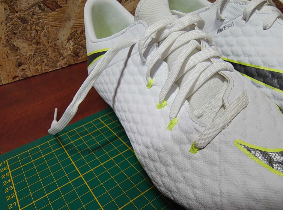 Nike HYPERVENOM  43 27,5cm nowe.