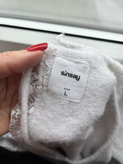 Biały włochaty sweter Sinsay L