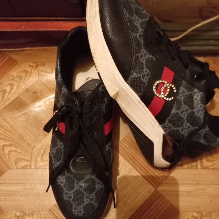 Гучи кроссы и сумки