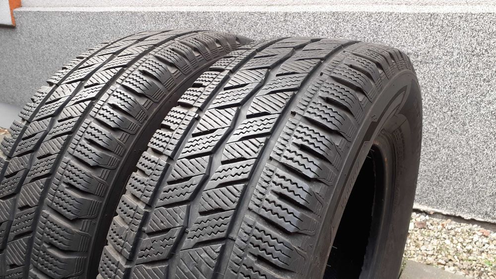 Opony zimowe do Busa 235 65 R16C Hankook Winter I Cept LV 2szt 7mm