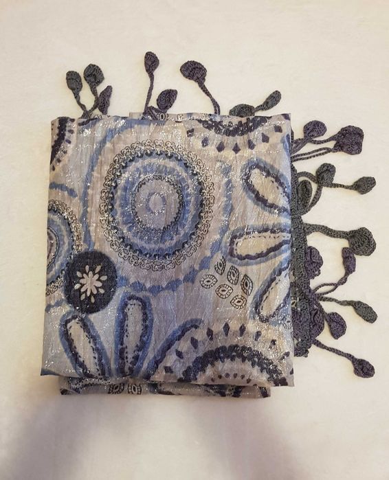 Chusta z frędzlami  103x103