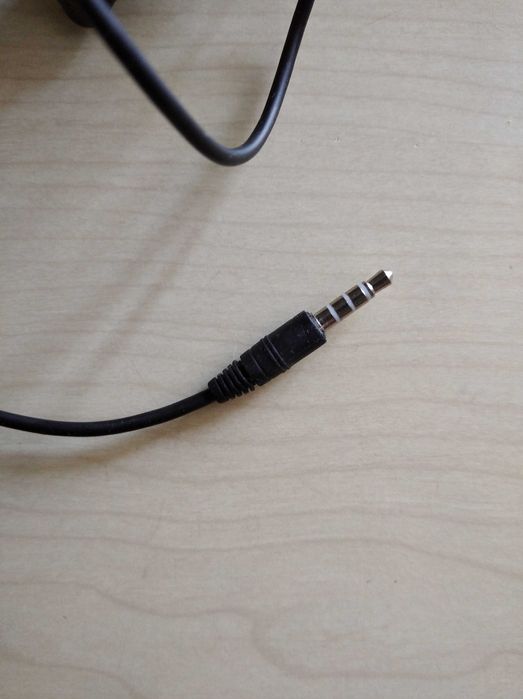 Auriculares com fio Samsung