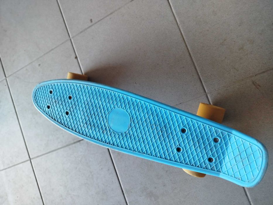 Skate azul pequeno