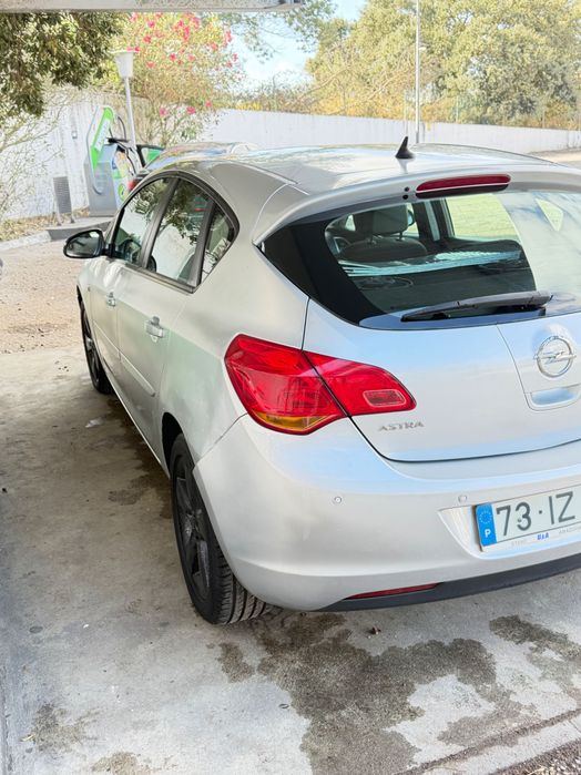Opel astra 2010, com 252000 km — photo 2