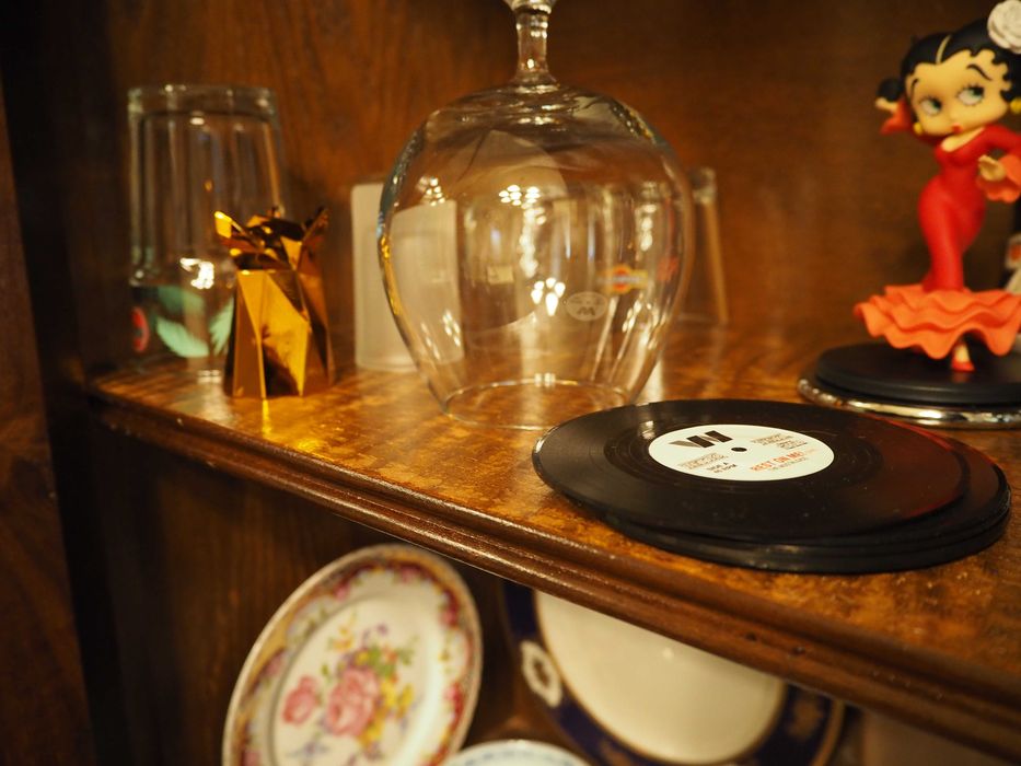 Móvel Cristaleira Clássico (Larg 1.80m)