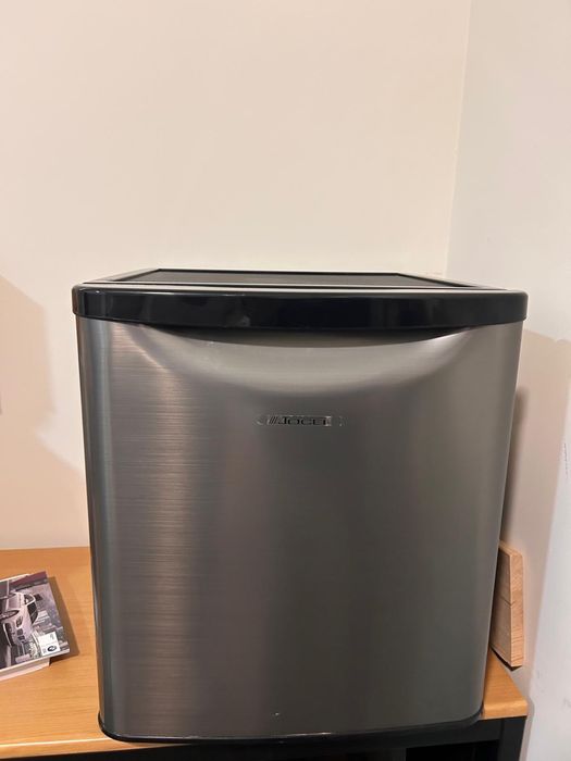 Mini frigorifco  cizento