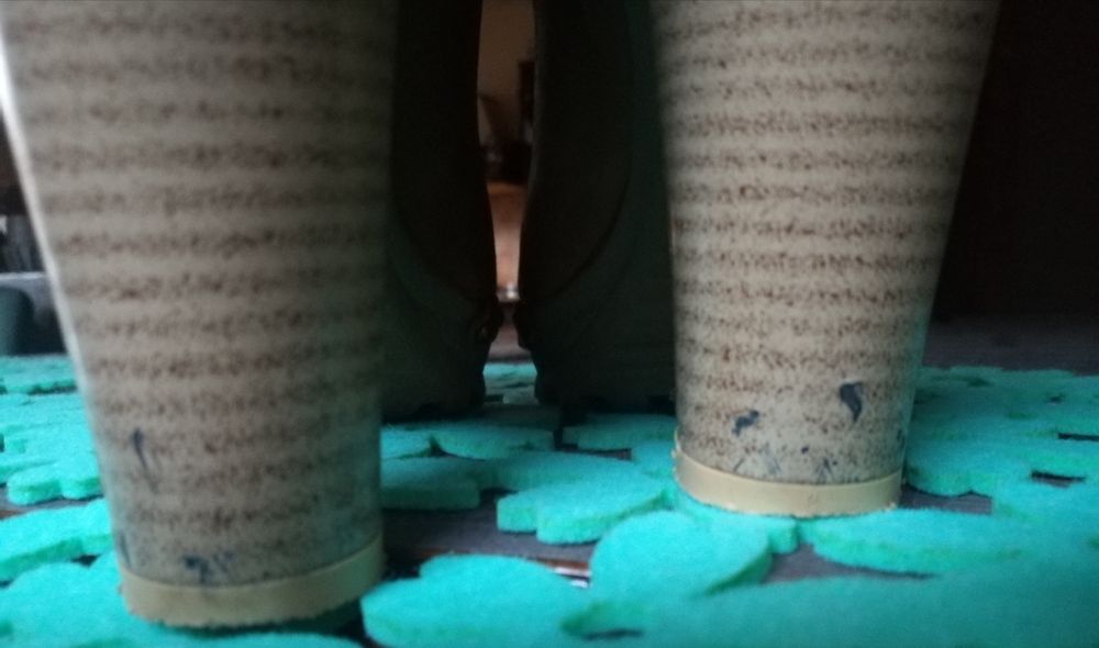 Włoskie, ocieplane, carmelowe botki