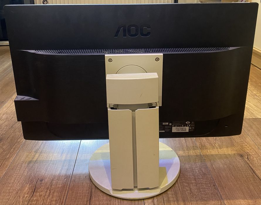 Monitor AOC IPS regulowana wysokosc i obrót