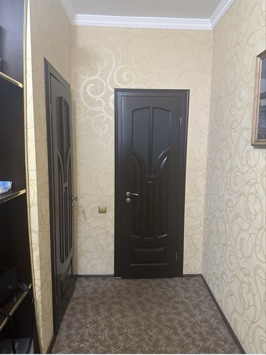 Квартира з окремим входом.