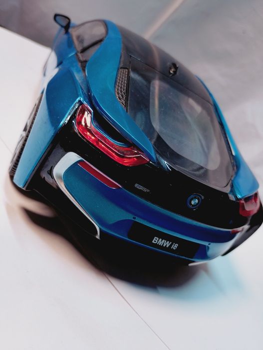 Rastar BMW i8 zdalnie sterowany