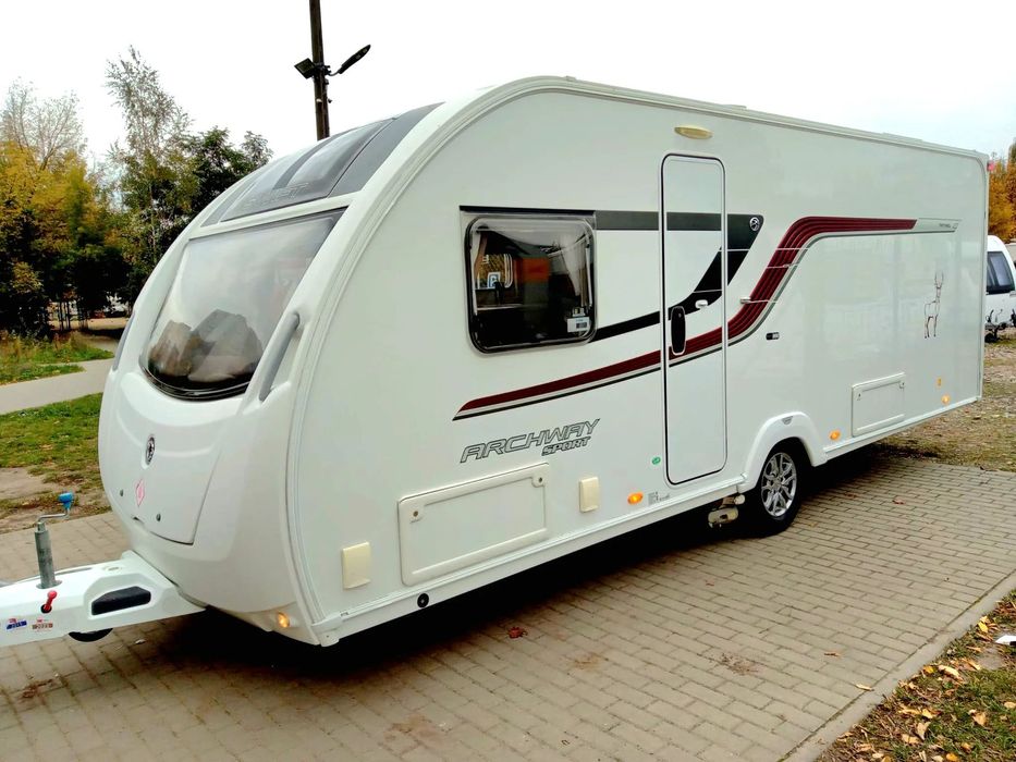SWIFT Archway  Przyczepa 4 osobowa, Łóżko Królewskie, napęd Mover.
