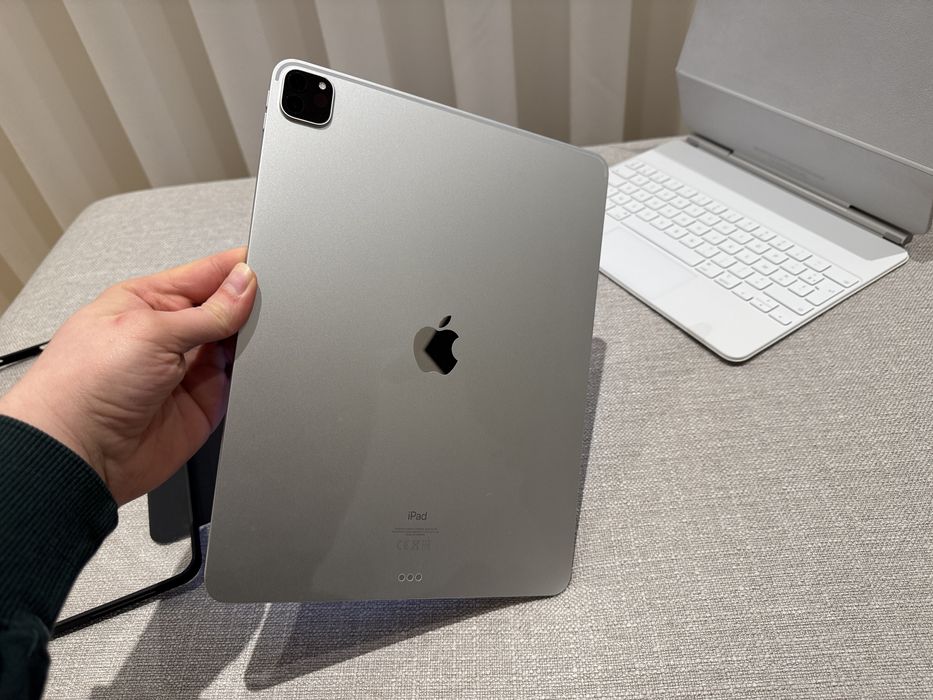 ipad Pro 12.9 5ª Geracao M1 e Capa teclado Apple