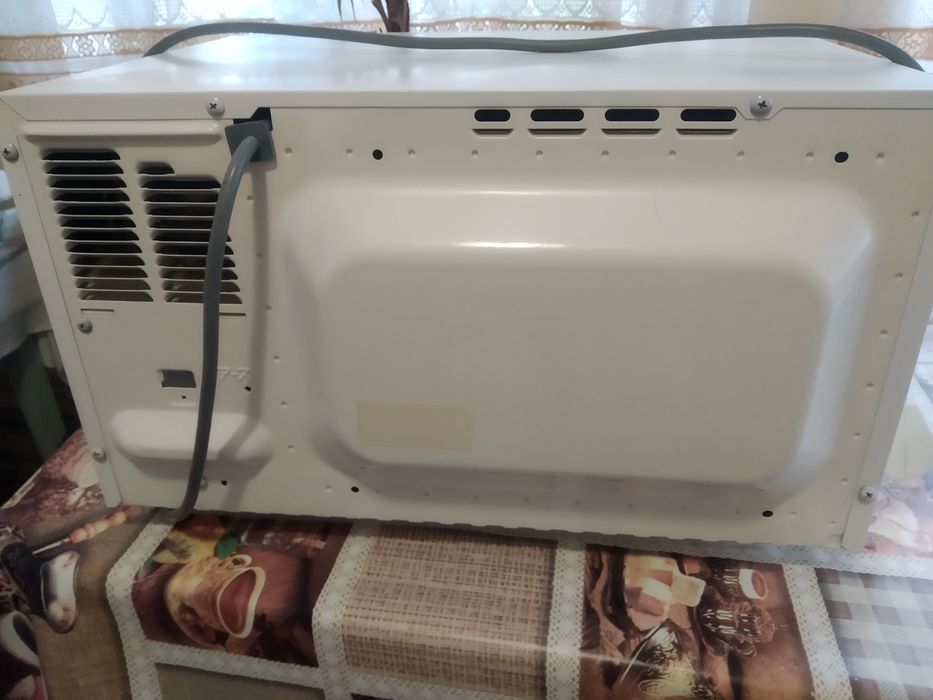 Мікрохвильова піч Sharp.