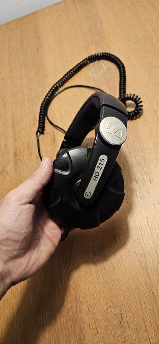 Headphones sennheiser HD 215