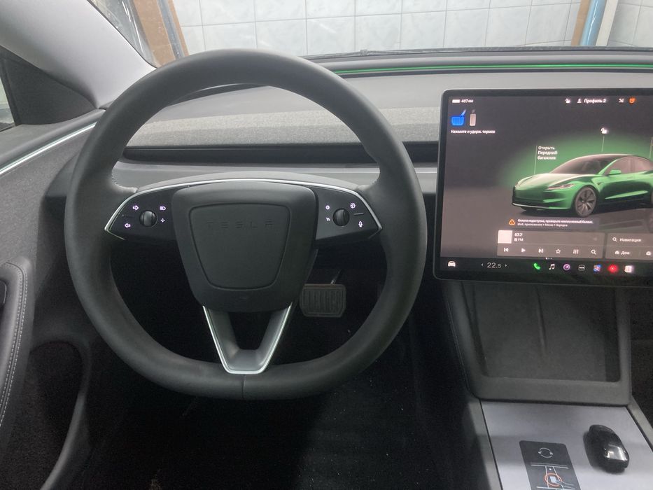 Tesla Model 3 Highland 2024