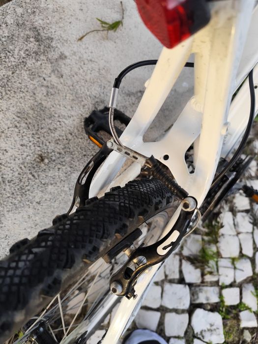 Bicicleta B’Twin BTT em excelente estado