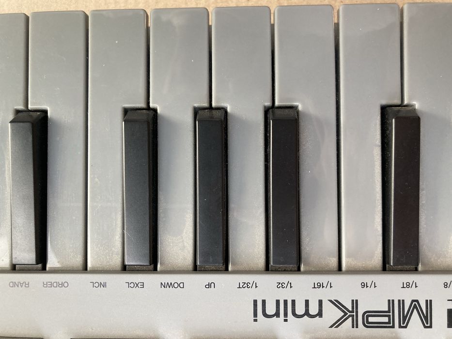 midi-клавиатура Akai mpk mini mk3 gray