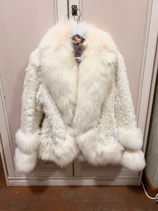 Белая шубка песец коза