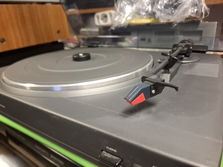 Gramofon Fisher MT-580