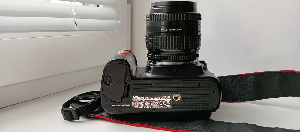 Продам Nikon d50 +35-70Nikkor
