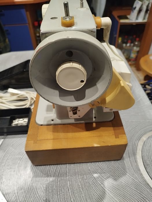 Швейная машинка Чайка 132 м