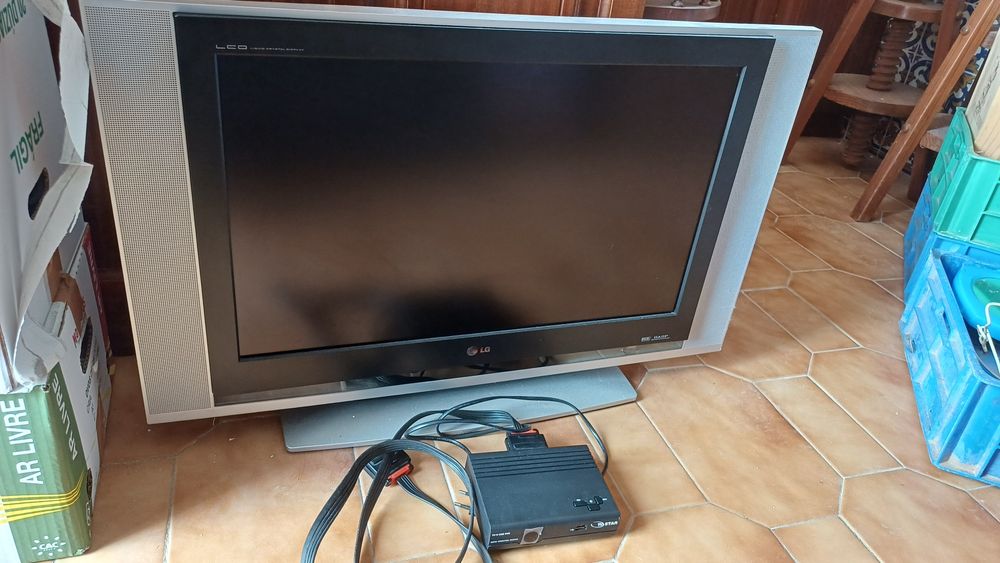 Vendo TV LG  LCD colour TV+ TDT