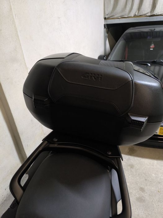 Top case Givi Maxia 5 58litros Tracer 9