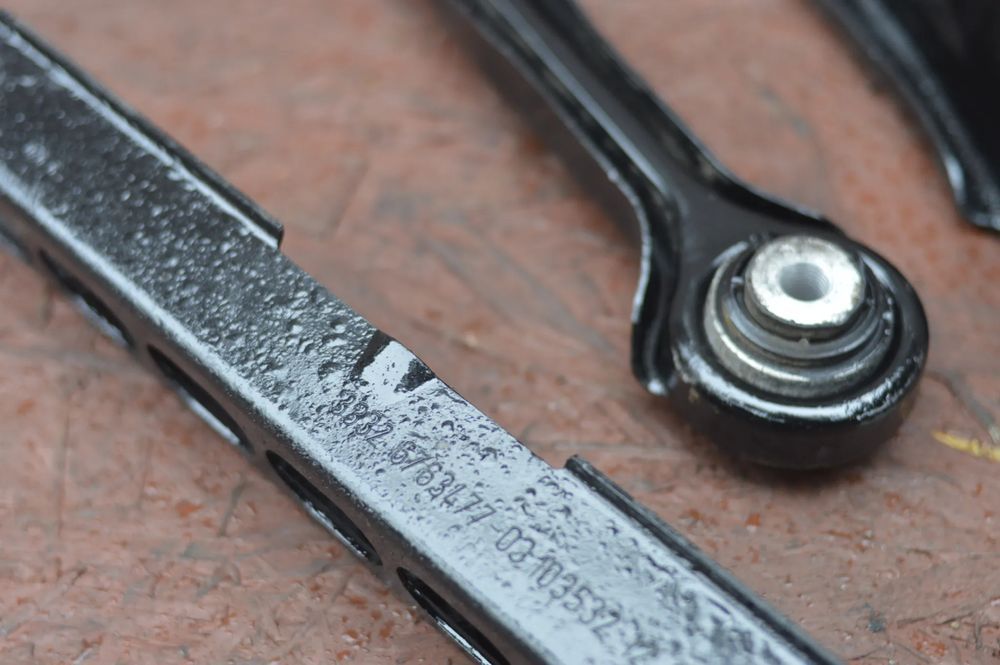 bmw e90 / e81 / e87 / e91 / e92 / e93 oryginalne wahacze tył lewe / p