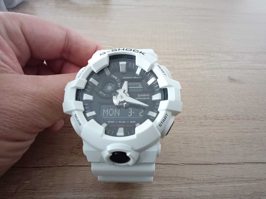 Casio G-Shock GA-700
