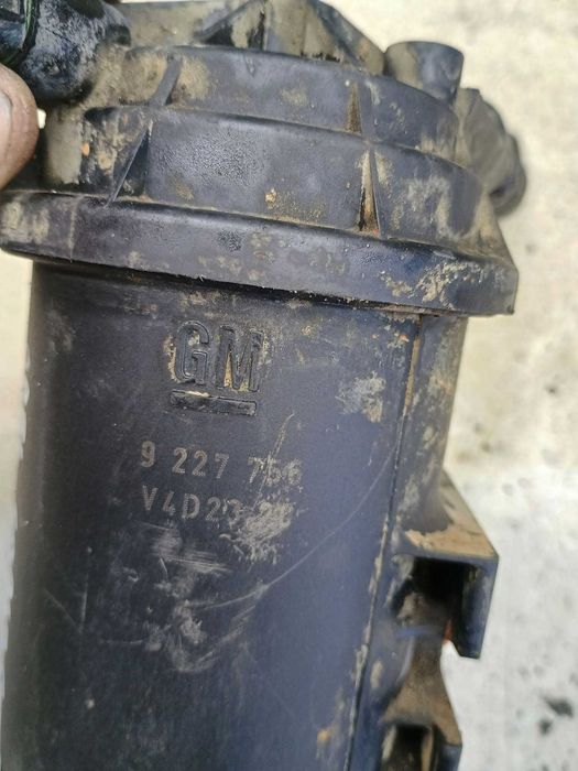 Obudowa filtra paliwa GM 9227756 Opel Corsa C Combo C Astra H III 1.7 DTI / CDTI