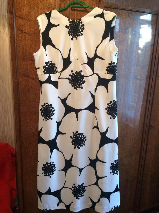 Плаття жіноче біле