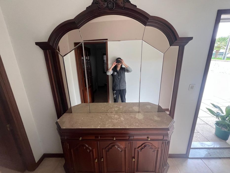 Aparador em Cerejeira