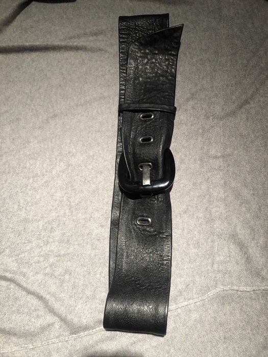 cinto preto  em pele genuína Cortefiel, (114 cm comprimento total)