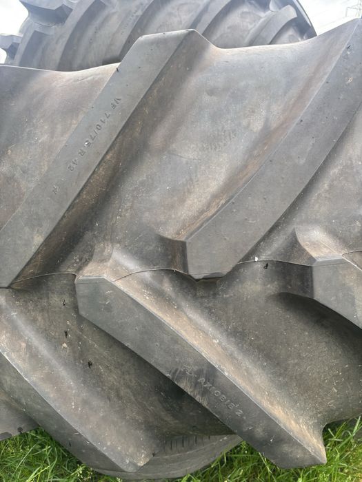 710/75R42 Michelin, felgi John Deere 2 sztuki