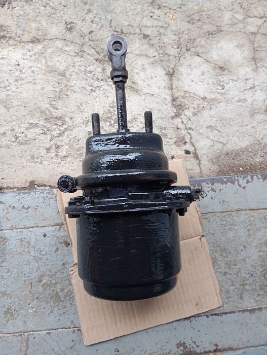 Тормозна камера тата 613 задня з енергоакумулятором