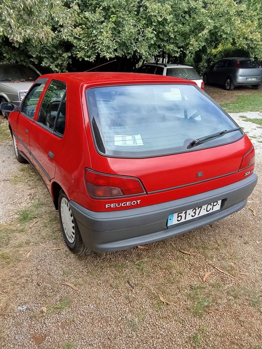 Peugeot 306 vermelho de 93
