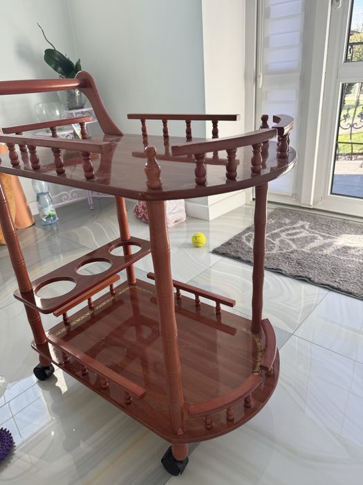 Столик-бар під напої