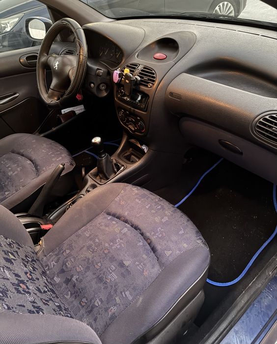 Peugeot 206 1.1 Gasolina – Económico – Revisão em dia