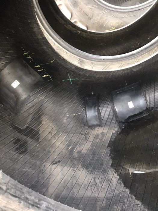 Opona 1050/50R32