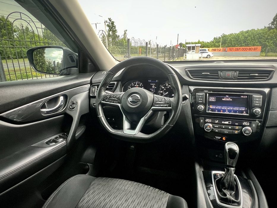 Продам Nissan Rogue.