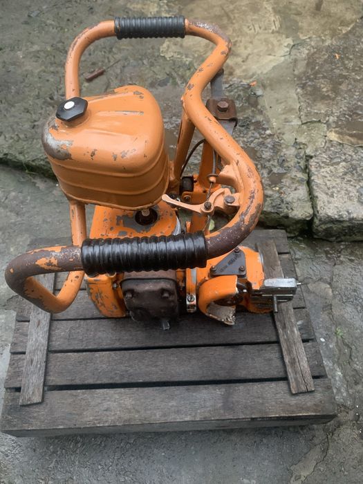 Продам бензопилу урал дружба