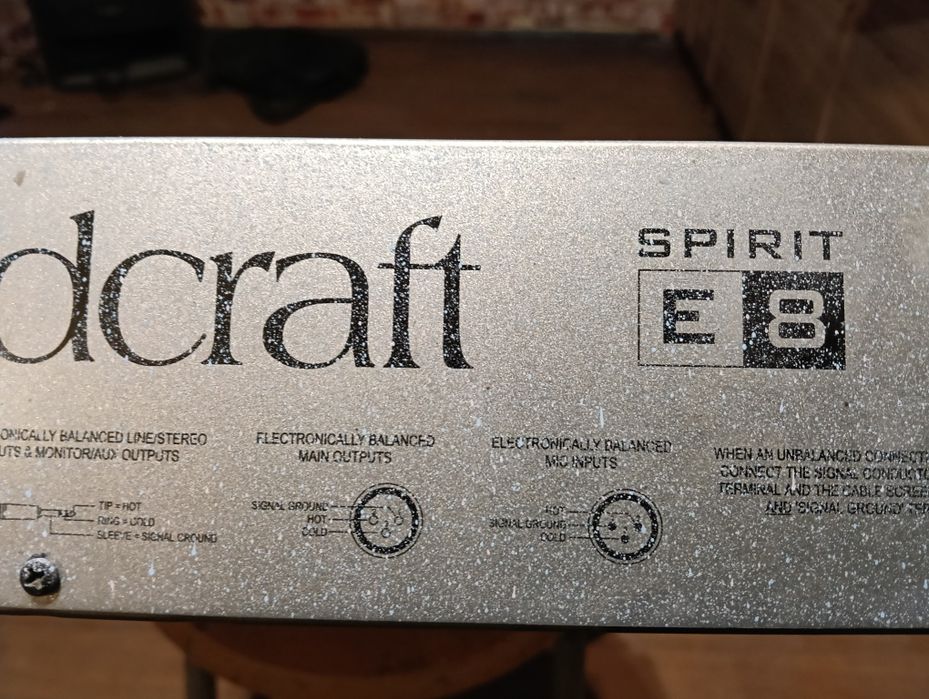 Soundcraft spirit e8
