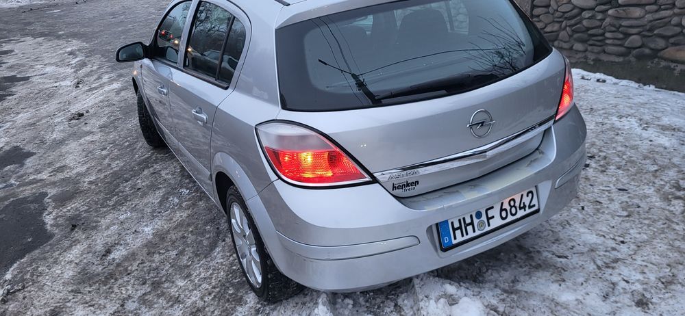 Свіжа Opel astra 1.4 90ps 2005 хетчбек