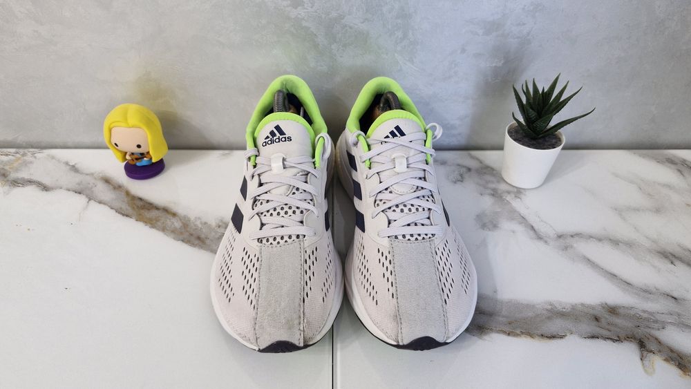 Бігові кросівки Adidas.Розмір 42.5