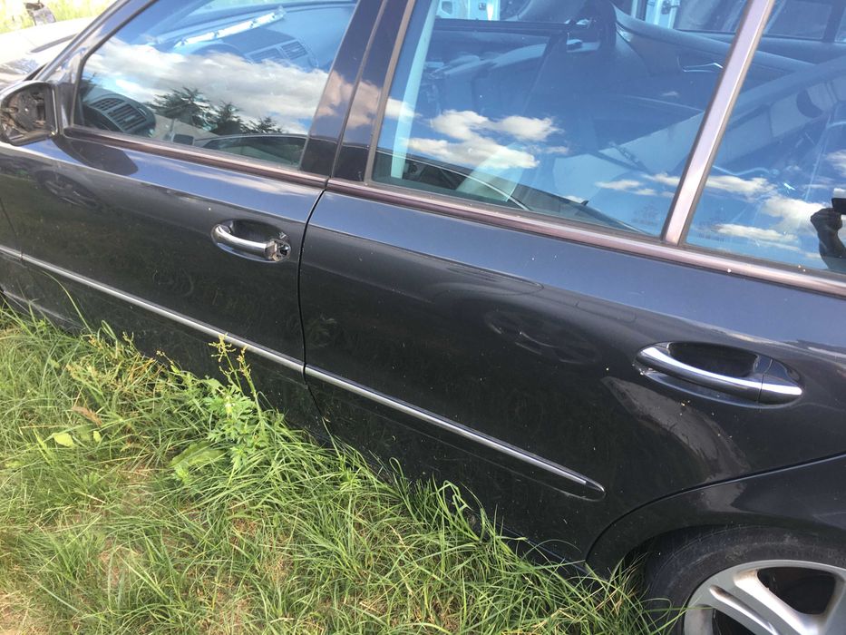 Mercedes E 211 drzwi lewa strona