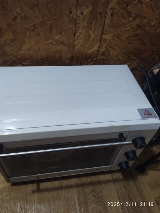 Духовка  Liberton