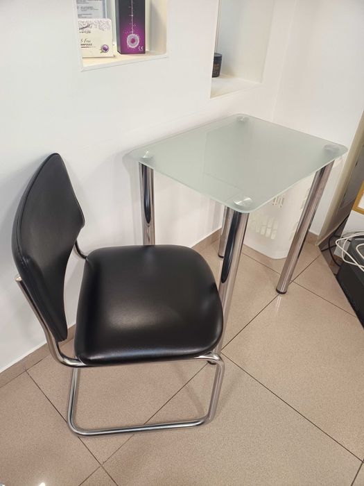 Стол стеклянный 4шт б/у