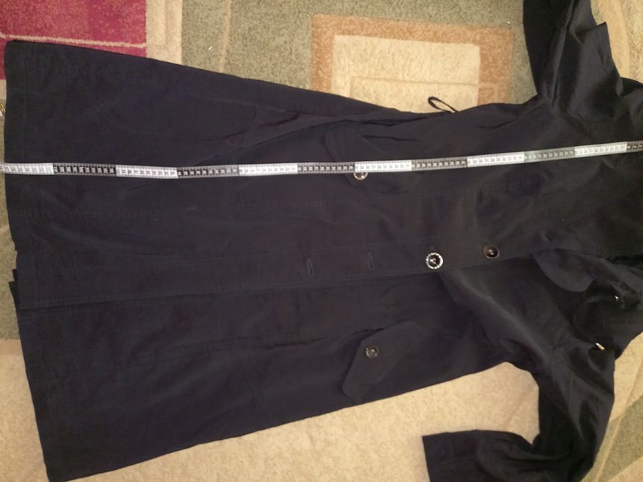 Женский плащ, тренч