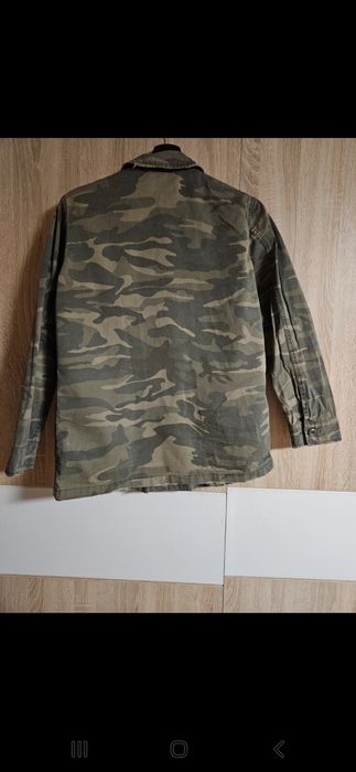 Krótka kurtka jeansowa moro