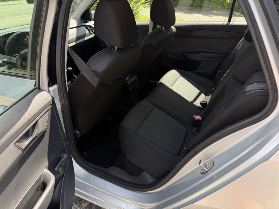 Skoda Fabia 2015 VIN TMBJM2NJ1GB500107 фото оголошення 6 з 8